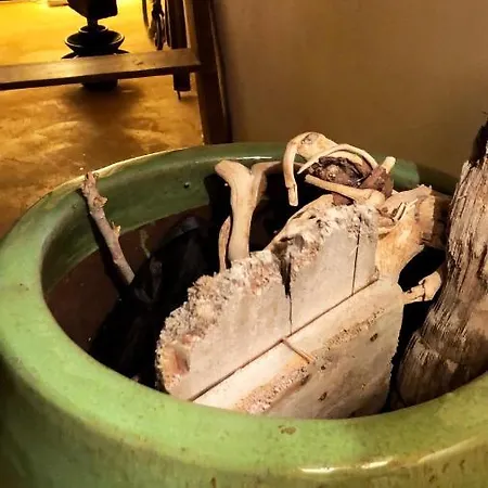 Hypate, Traditional Island