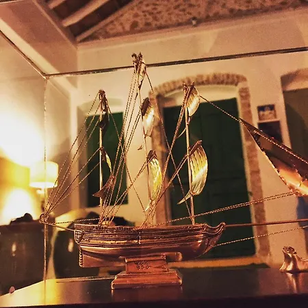 度假居 Hypate, Traditional Island