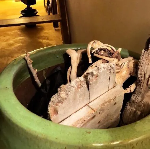 Hypate, Traditional Island