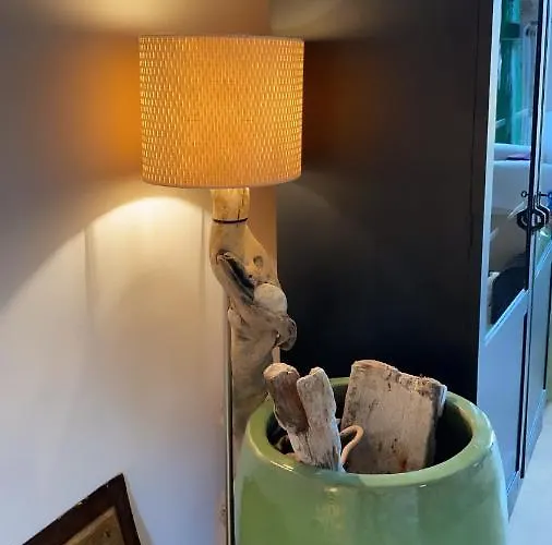 Hypate, Traditional Island *