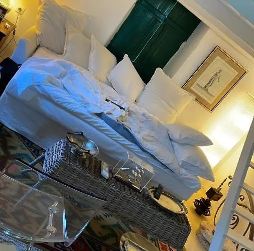 בית נופש Hypate, Traditional Island האלקי