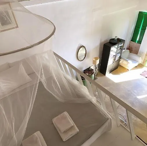 Hypate, Traditional Island Chalki Town