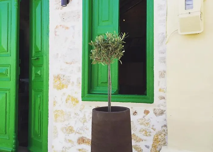 Hypate, Traditional Island